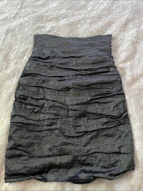 Sleek Black Ruched Pencil Skirt